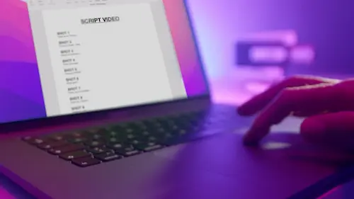 Écriture d’un script vidéo sur ordinateur — Pré-production d’un projet Mooovy
